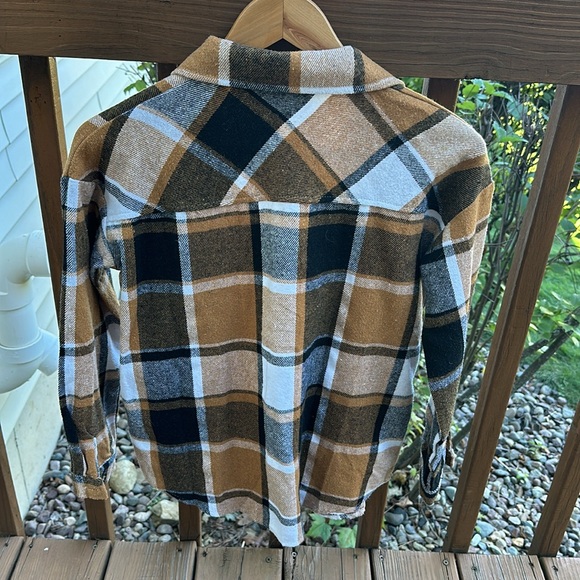 Flannel Shacket w/Pockets - Picture 4 of 4